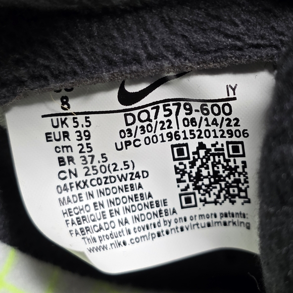 Nike Dunk Low SE Fleece Burgundy Crush DQ7579-600 Shoe Women's Size 8 Pre-owned - Picture 4 of 10